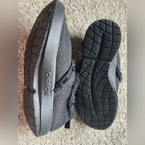 Ooffs black slippers